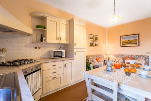 Mandorlo apartment
Monti 1824
www.monti1824.com