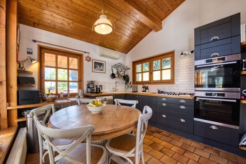 New kitchen with 2 Bosch ovens, dishwasher & large fridge-freezer. Oak worktops