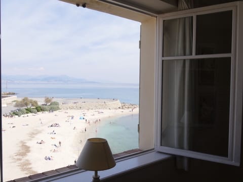 View of the sea and the beach from the master bedroom