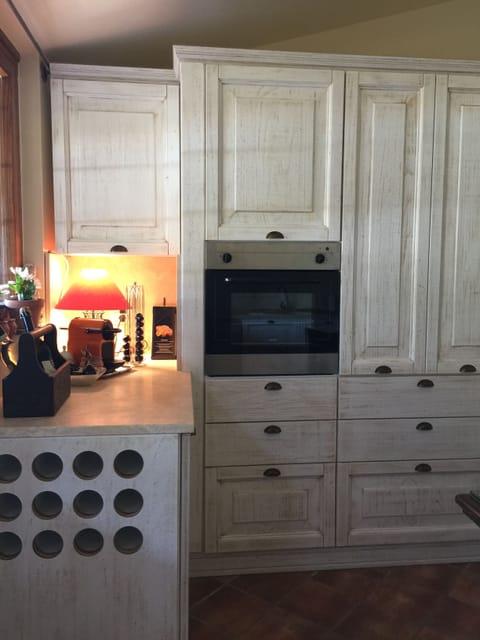 Kitchen with all appliances