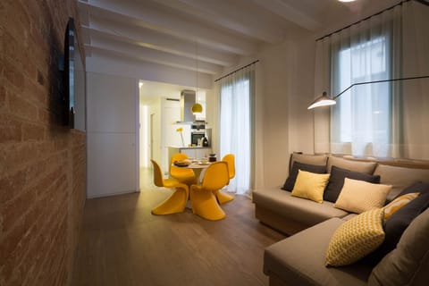 An exquisite combination of space, textures and materials
