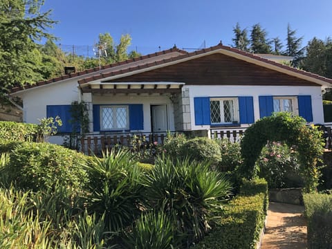 Villa Lara Front