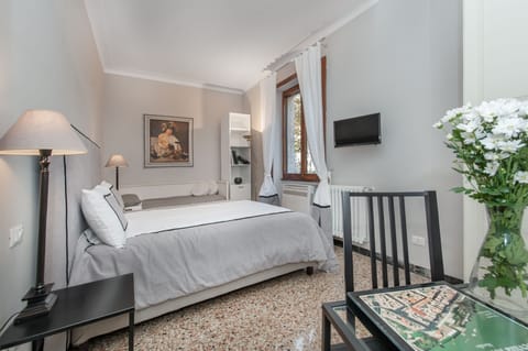 Triple bedroom