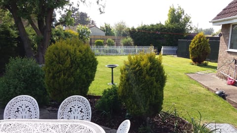 Large secure Pet Friendly garden providing pet owners complete peace of mind!
