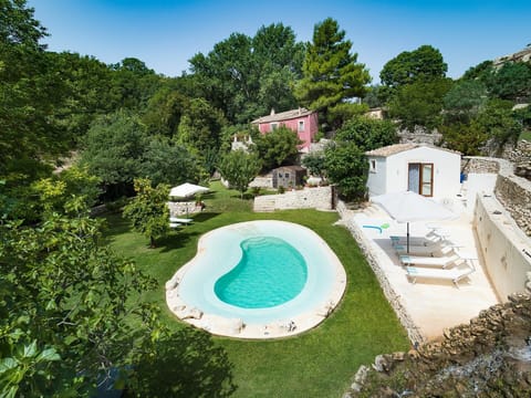Villa Molinum surrounded by unspoiled nature