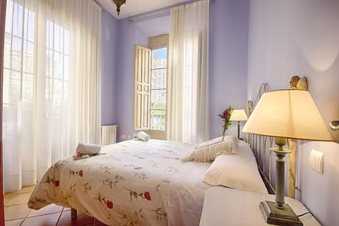 MAIN BEDROOM
