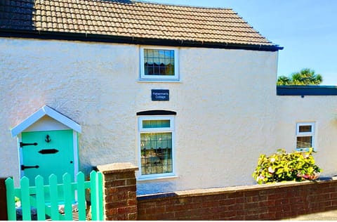 The Ultimate Romantic experience! Lakeside Views & the Beach on your doorstep! 