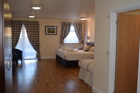 In-room safe, desk, iron/ironing board, free WiFi