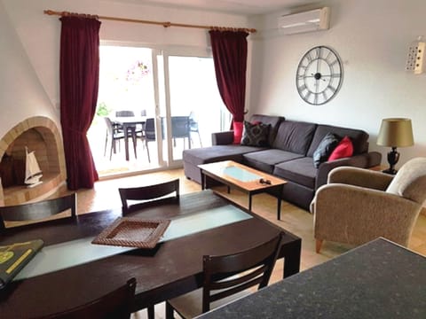 Living room with dining table