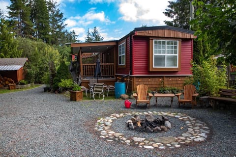 Front of BNB. Come enjoy this beautiful yard space