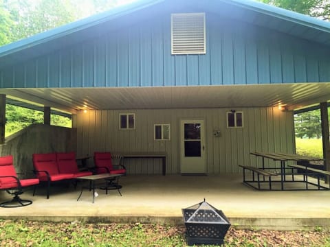Outdoor dining space + firepit