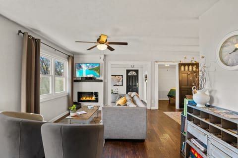 Bright and sunny Living Room