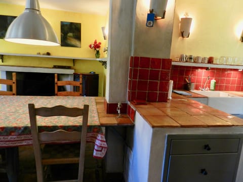 Kitchen and dining table