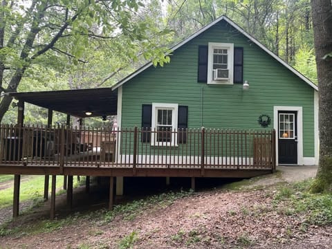 Welcome to the cabin!  Side entrance into MBR and enclosed deck entrance
