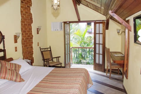 Double Room | Minibar, desk, laptop workspace, blackout drapes