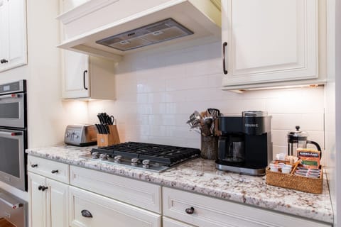 Kitchen #1- Gourmet Kitchen, Seating for 12-16, All Dish Ware, Glass Ware, Pots/Pans, Small Appliances Provided. Keurig Duo and French Press Coffee Maker Available.