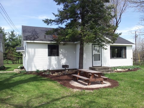 Cozy country home to relax and unwind.
