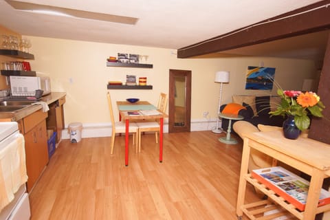 The kitchen and dining room are both stocked very well. 