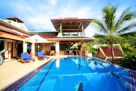 New rooftop Sala gives wonderful Ocean and sunset views over private pool