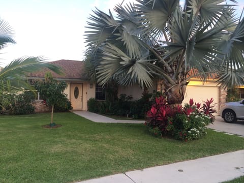 Front of home with private driveway
