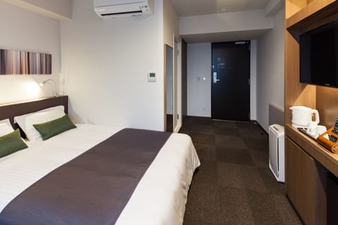 Double Room | Down comforters, desk, WiFi (free), bed sheets