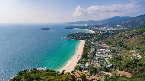 Beach nearby, white sand, sun loungers, beach umbrellas