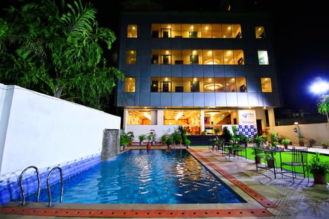 Outdoor pool