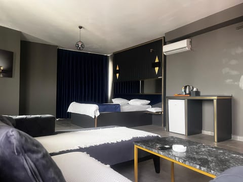 Deluxe Room | 1 bedroom, desk, soundproofing, free WiFi