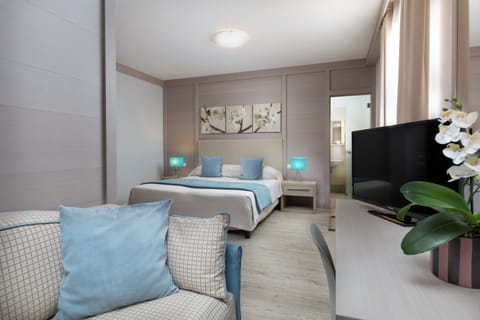 Superior Double or Twin Room | Frette Italian sheets, in-room safe, desk, cribs/infant beds