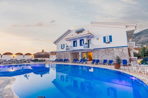 2 outdoor pools, pool umbrellas, sun loungers