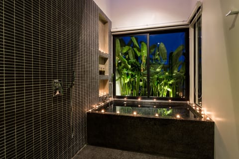 King Suite With Balcony | Deep soaking bathtub