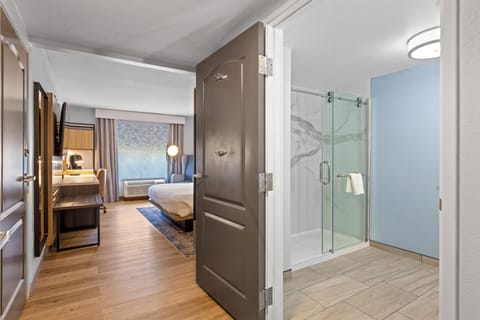 Suite, 1 Bedroom, Non Smoking | In-room safe, blackout drapes, iron/ironing board, cribs (free)