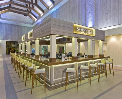 3 bars/lounges, poolside bar