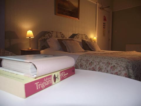 Free WiFi, bed sheets, alarm clocks