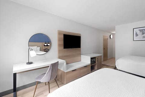 Room, 1 Double Bed, Accessible, Non Smoking | Iron/ironing board, rollaway beds, free WiFi, bed sheets