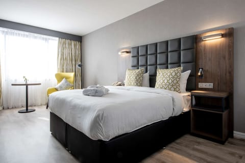 Business Room | Premium bedding, in-room safe, desk, blackout drapes