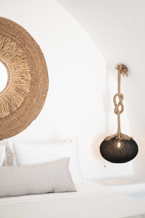 Design Cave Room with Sea View & Caldera View | In-room safe, soundproofing, iron/ironing board, free WiFi