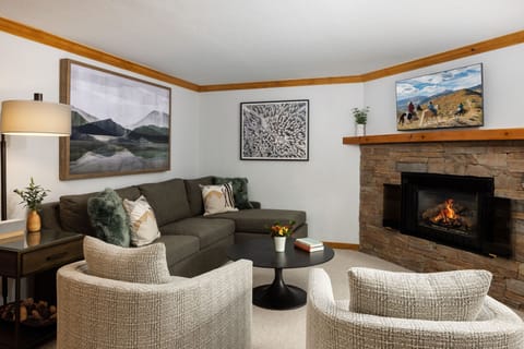 Living Room with Firepace