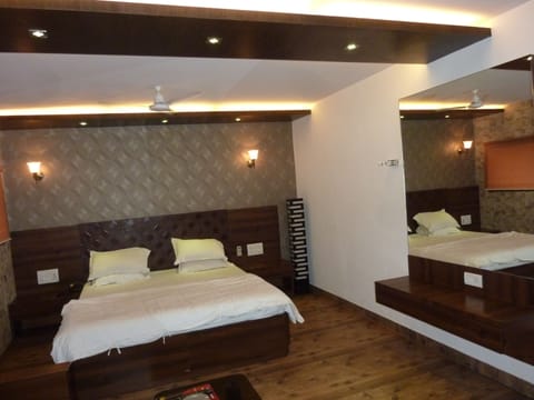 Suite | Premium bedding, memory foam beds, in-room safe, desk