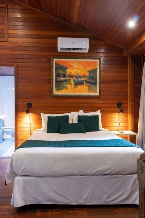 Chalet, Multiple Beds | Minibar, blackout drapes, bed sheets