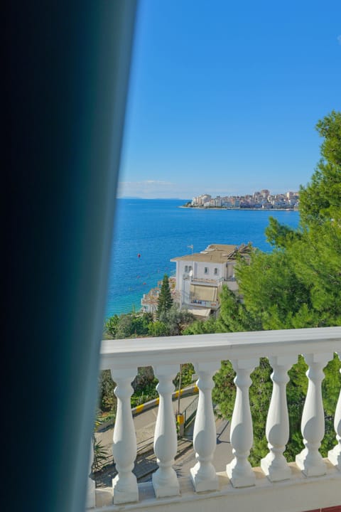 Triple Room with Sea View | WiFi (free), bed sheets