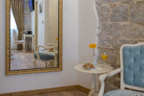 Luxury Double Room (302) | Premium bedding, down comforters, pillowtop beds, minibar