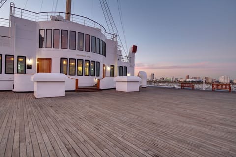 Sundeck