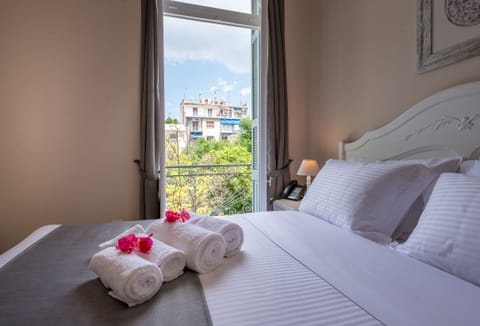 Superior Double Room, Balcony, Park View | Premium bedding, in-room safe, desk, blackout drapes