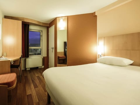 Standard Double Room, 1 Double Bed | Desk, iron/ironing board, free WiFi, bed sheets