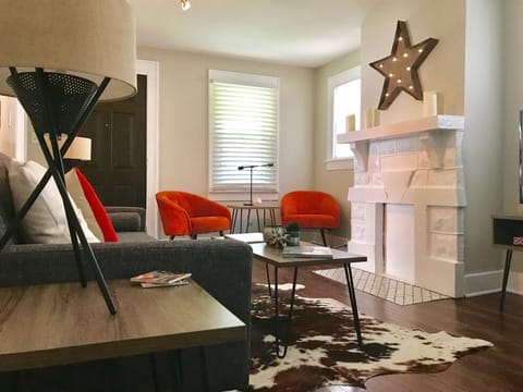 Mid century furniture throughout...