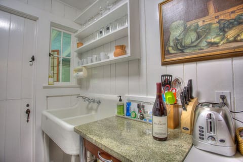 1940's Style Kitchen with traditional cast iron farmhouse sink