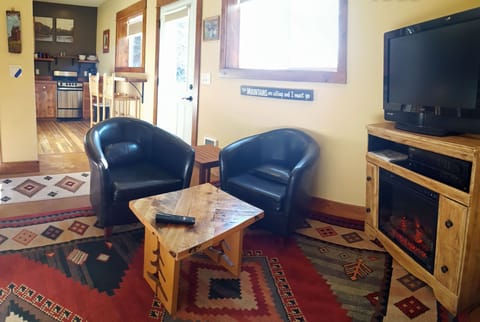 Play cards, watch TV or just talk in the cozy living space