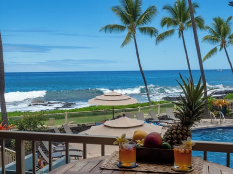Beautiful ocean views from the lanai as you listen to the waves. 