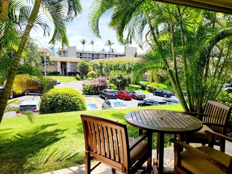 Step out to the lanai to enjoy your morning coffee!